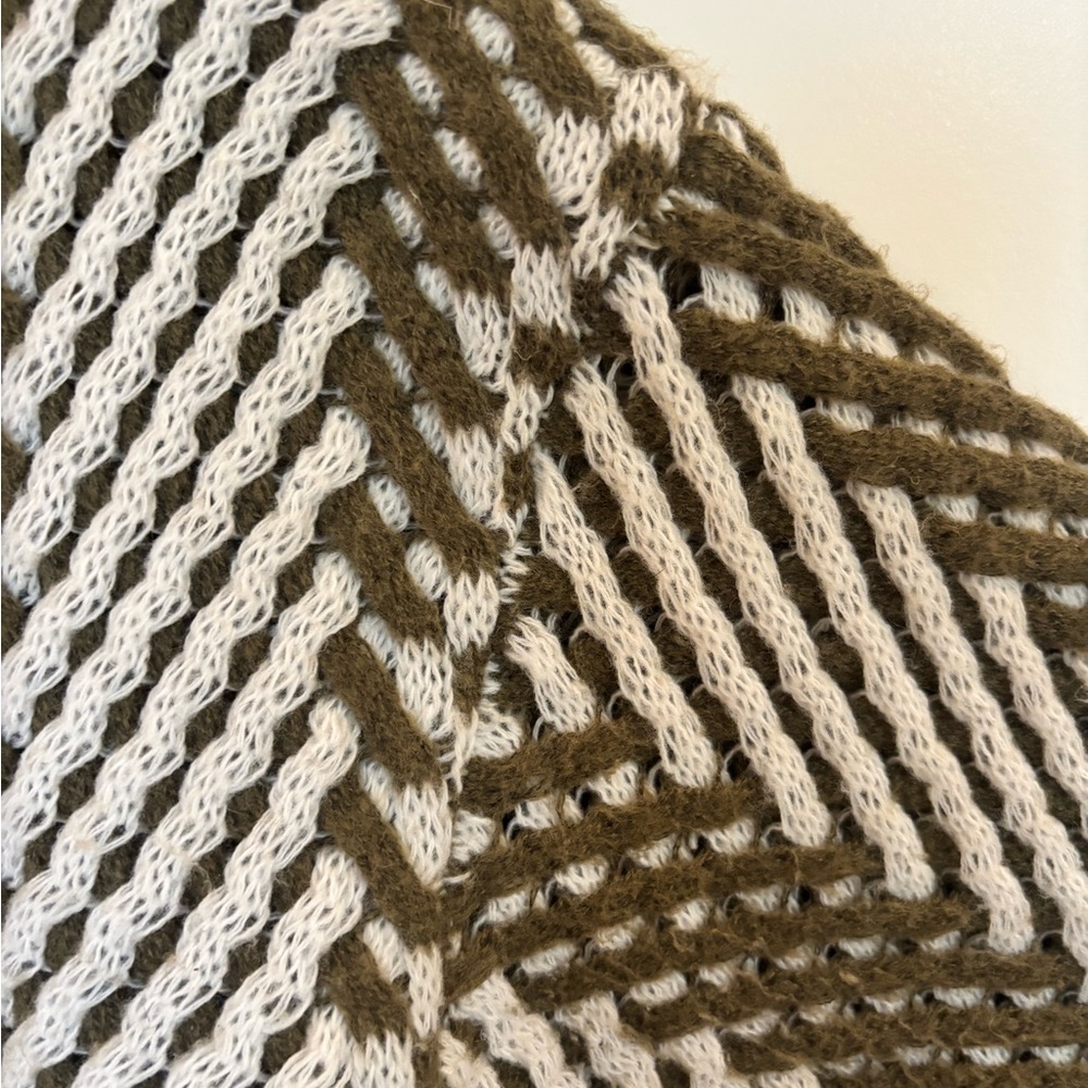 Very J Chevron Knit Sweater olive & Cream Textured Pullover | A7 - Picture 5 of 6